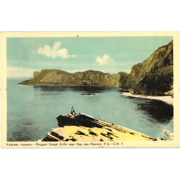 Falaises rugueux. Rugged Gaspé Cliffs near Cap des Rosiers, P.Q.-C.R. 7 Postcard - Picture 1 of 2